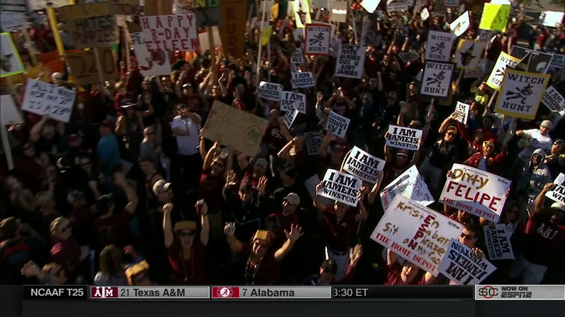 Illustration for article titled Rape Jokes Everywhere: Your College GameDay Sign Roundup